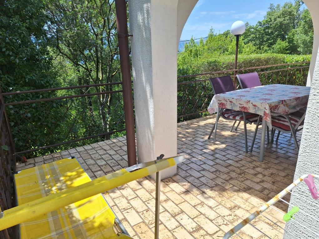 Krk Apartmani Pepina Pinezići Buitenkant foto