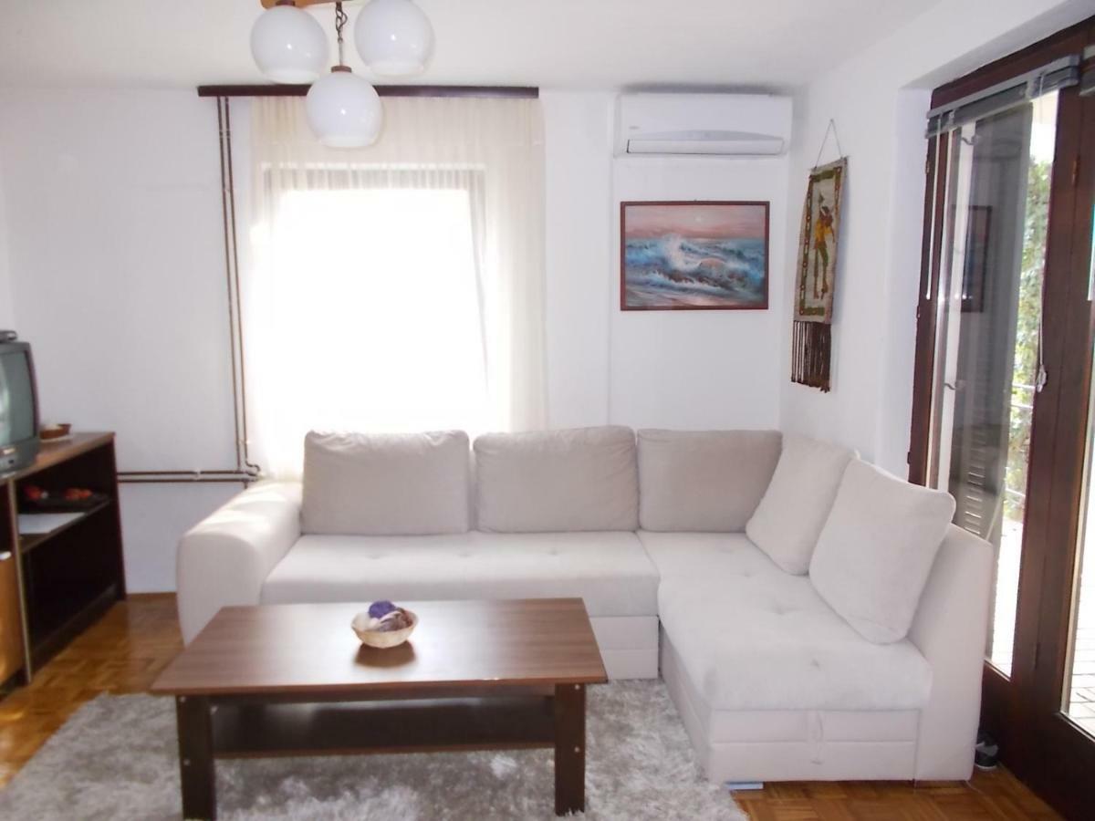 Krk Apartmani Pepina Pinezići Buitenkant foto
