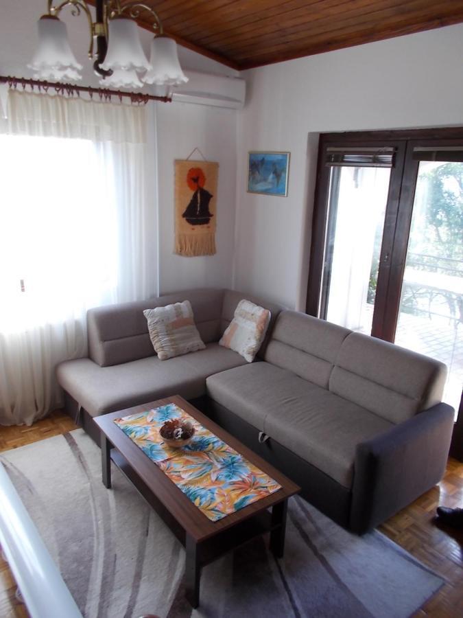 Krk Apartmani Pepina Pinezići Buitenkant foto
